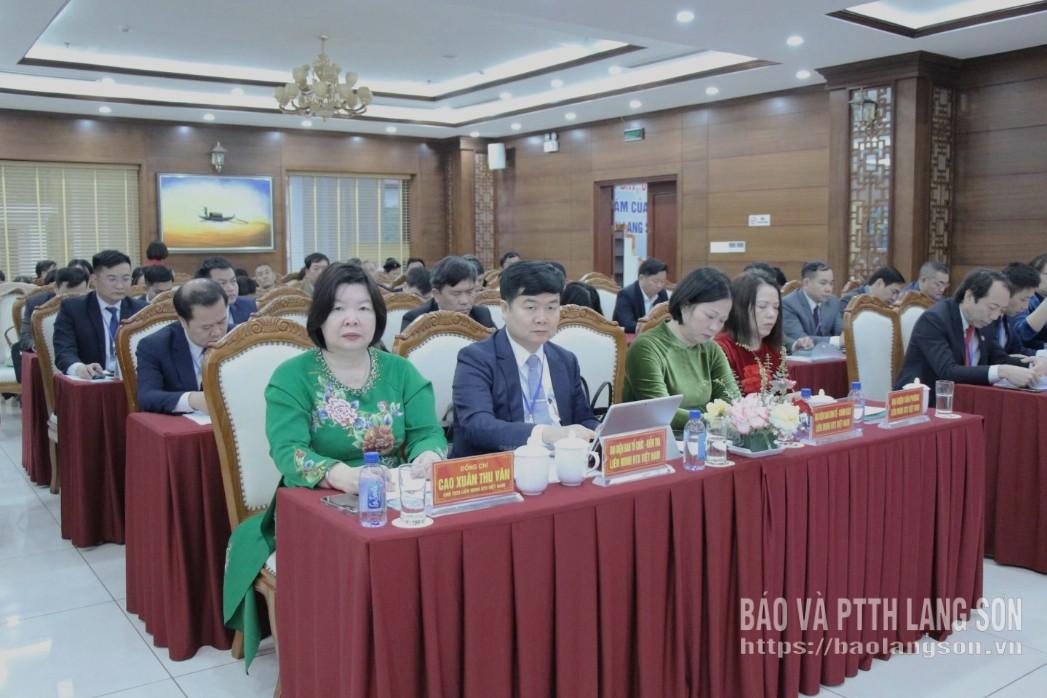 Lãnh đạo Liên minh HTX Việt Nam cùng các đại biểu tham dự đại hội