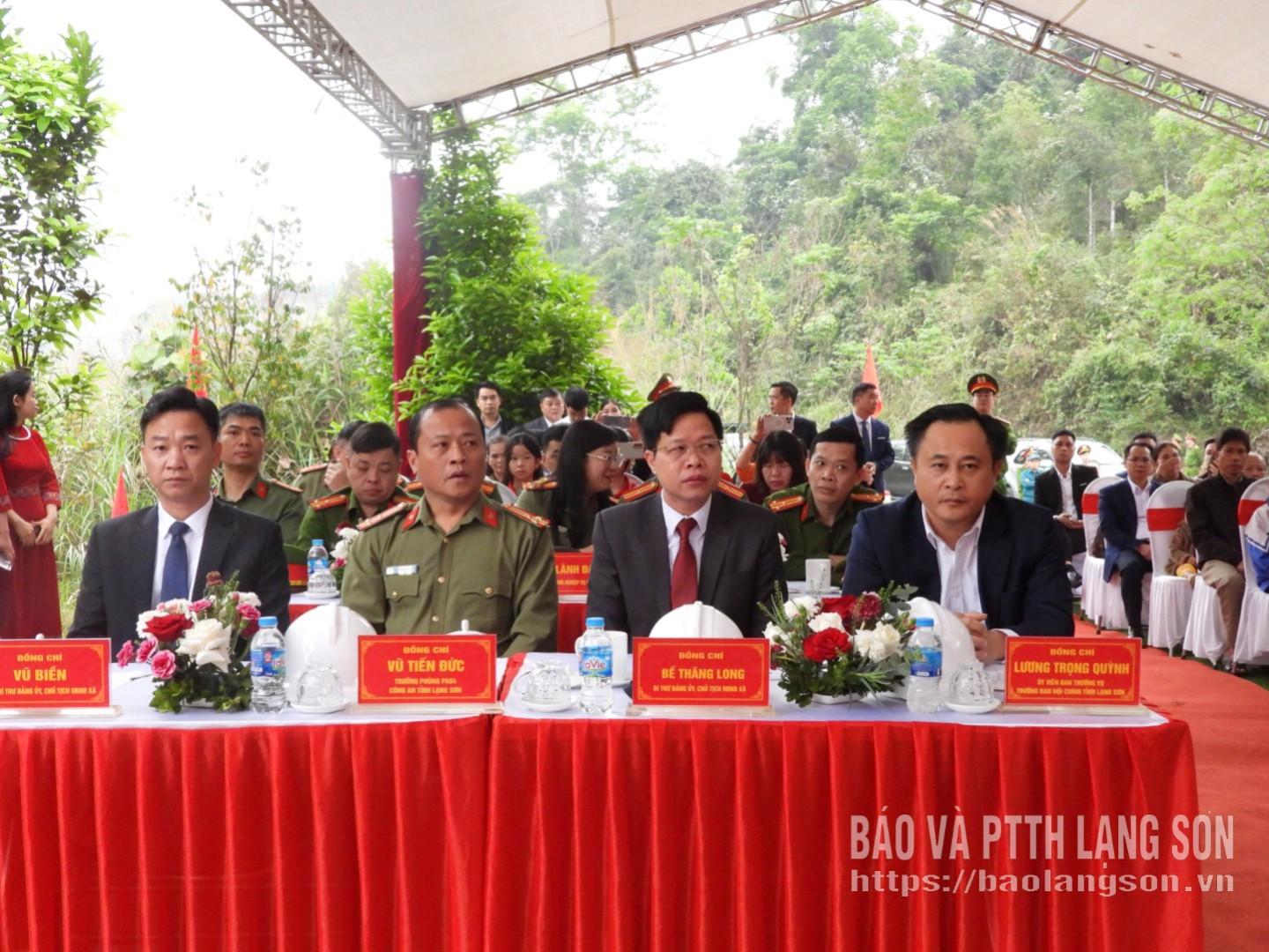 Các đại biểu dự lễ khởi công tại xã Thụy Hùng